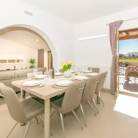 Mattuzzi In Istria With Large Garden, Kids Playground And Whirlpool Loborika