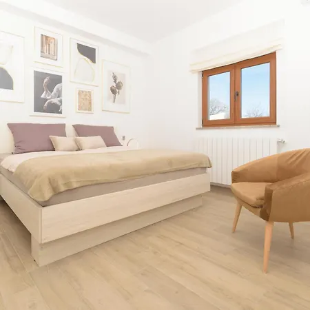 Mattuzzi In Istria With Large Garden, Kids Playground And Whirlpool Villa *