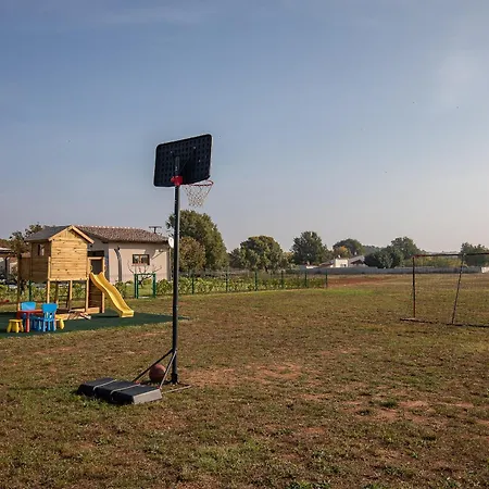 Mattuzzi In Istria With Large Garden, Kids Playground And Whirlpool Villa Loborika