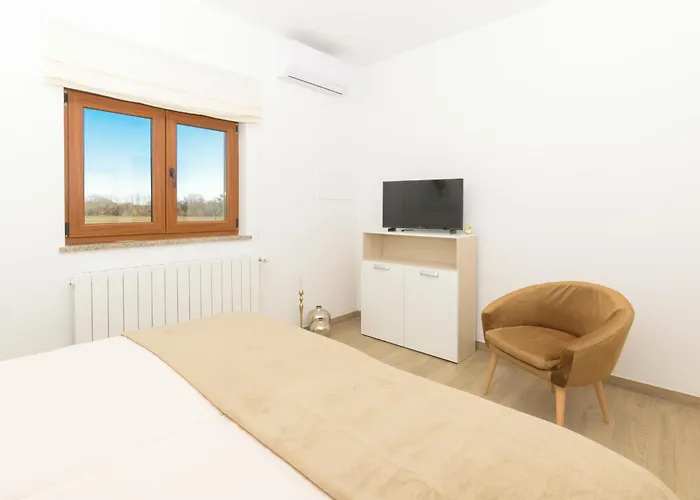 Mattuzzi In Istria With Large Garden, Kids Playground And Whirlpool Villa *